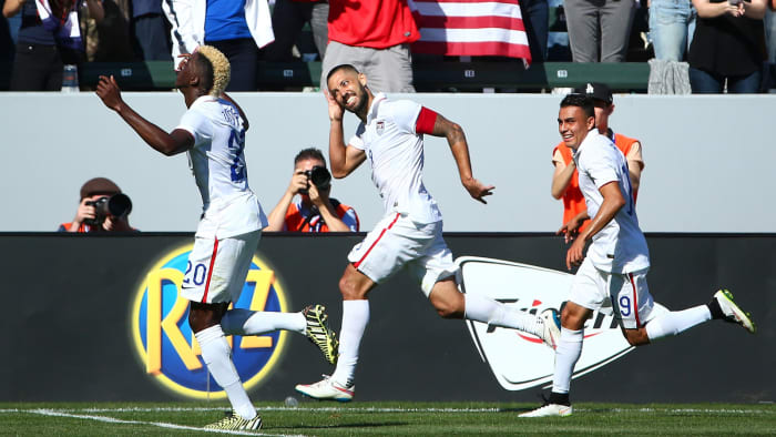 gyasi-zardes-clint-dempsey-gallery